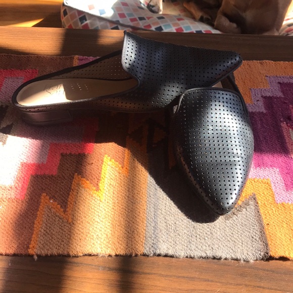 Black faux-leather slides! - Picture 3 of 5